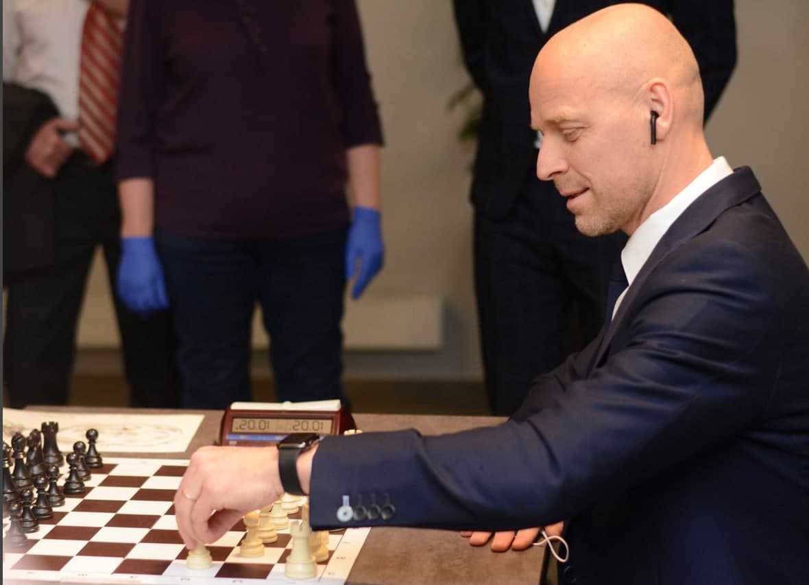 Триада, яхты и Кавказ. Живет же петербургский Комспорт