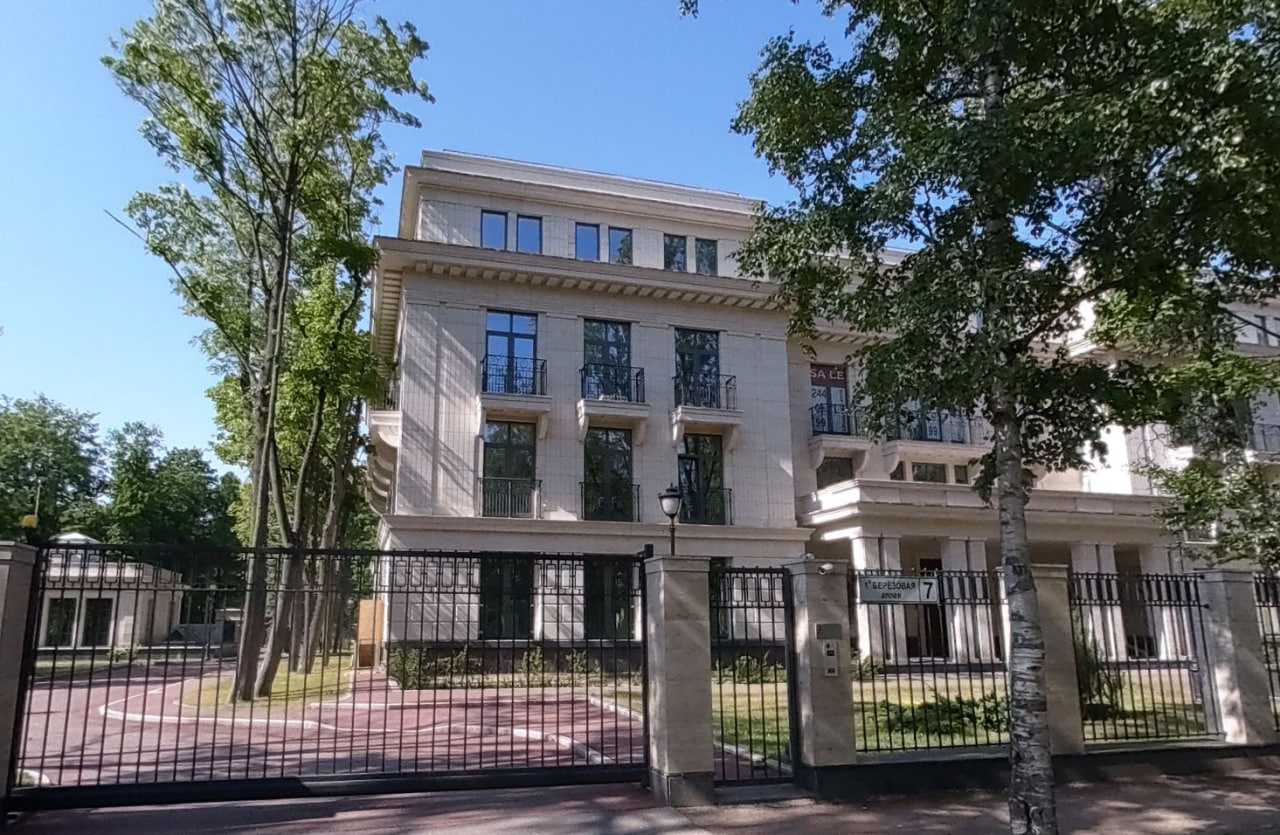 Власти Петербурга не смогли прекратить слив нечистот с элитной Петроградской стороны